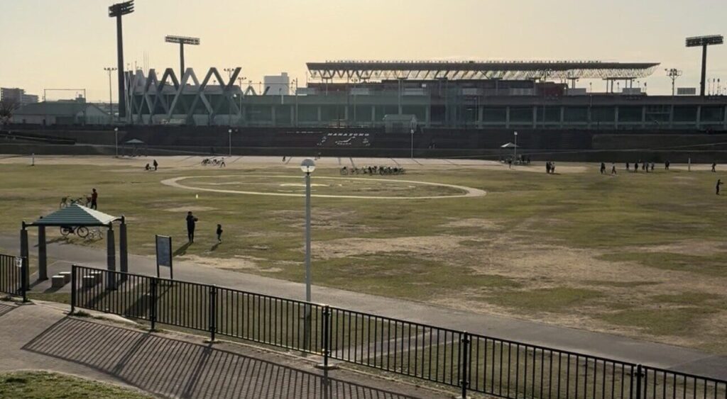 自然と遊びが満喫できる！東大阪のオアシス「花園中央公園」をご紹介